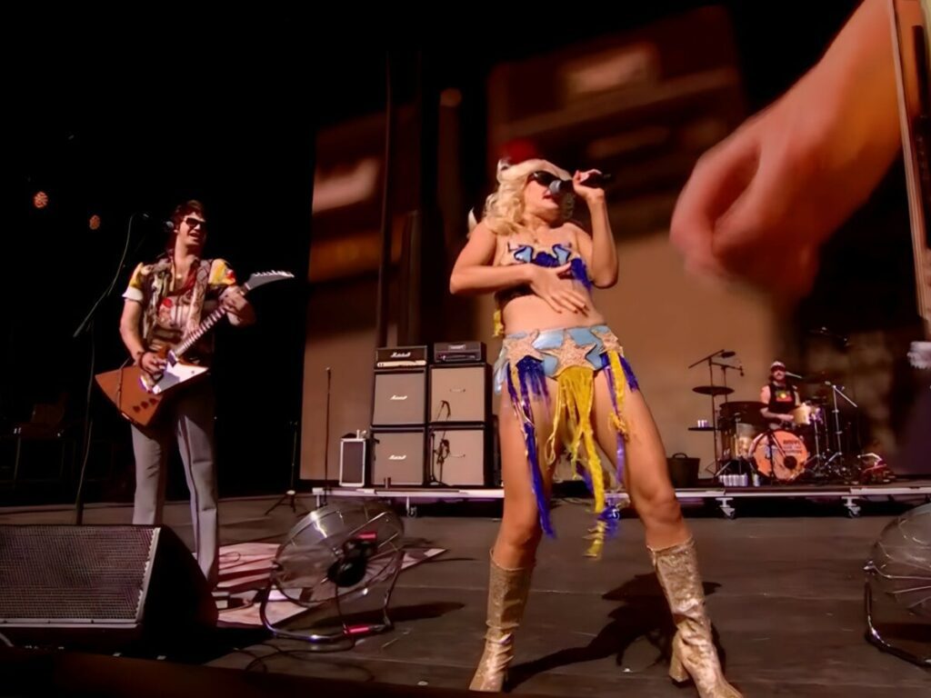 Amyl and the Sniffers - Glastonbury - Far Out Magazine.